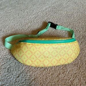 NWOT insulated pineapple belt bag